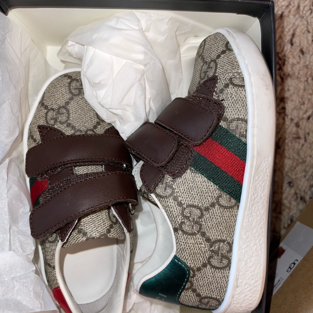 Gucci shoes size 23